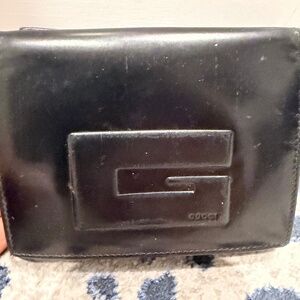 Vintage Authentic GUCCI women's black glossy patent leather GG logo wallet